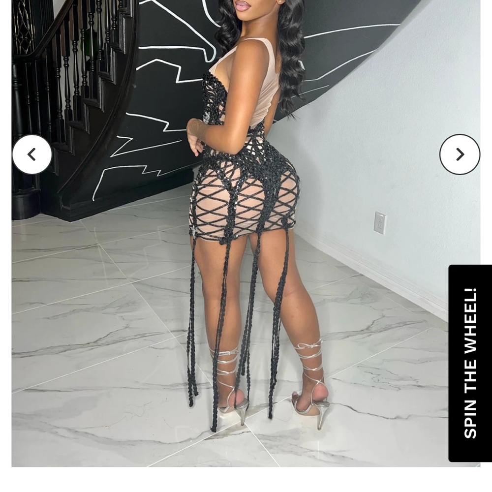 Elegant Black and nude mesh Lace Dress for birthday sexy - Picture 2 of 2